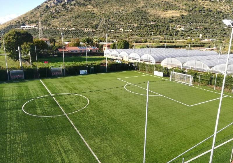 ベッドアンドブレックファースト Royal Sporting Club