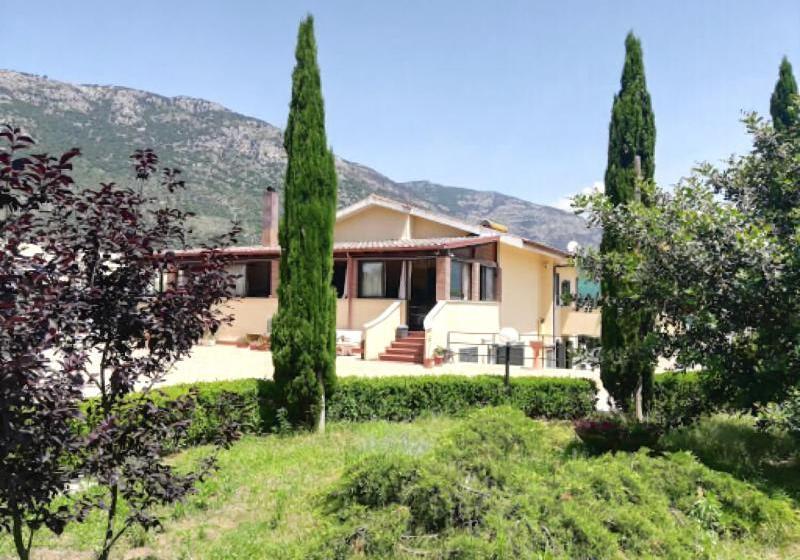 ベッドアンドブレックファースト Royal Sporting Club