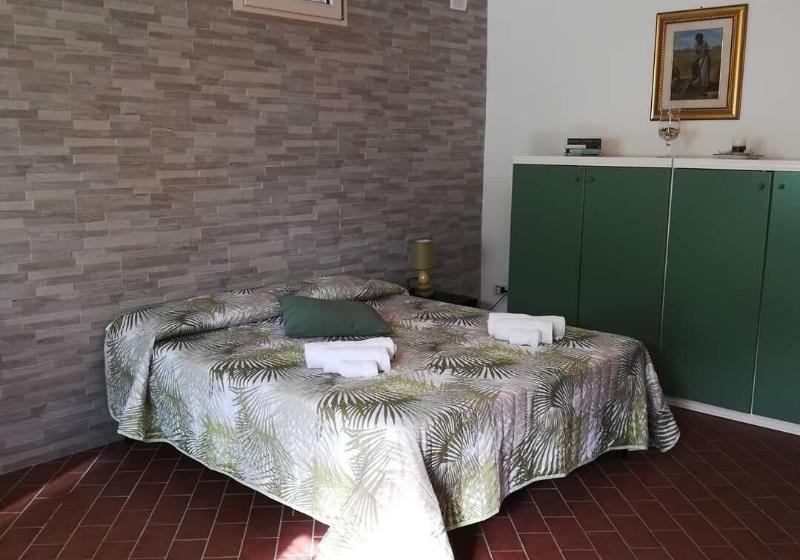 ベッドアンドブレックファースト Royal Sporting Club