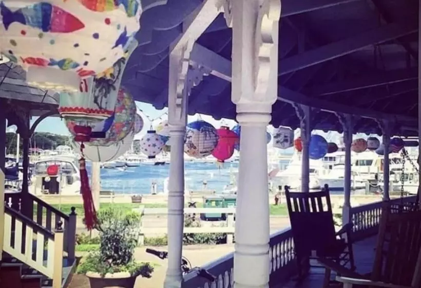 Hostelli The Attleboro House