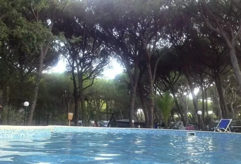Hotelli Camping Village Il Sole