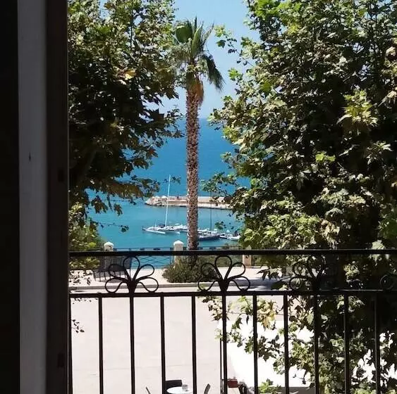 Aamiaismajoitus (B&B) Agorà Panoramic Rooms