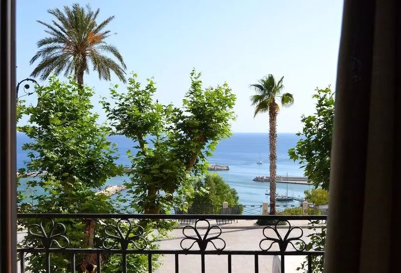 Aamiaismajoitus (B&B) Agorà Panoramic Rooms