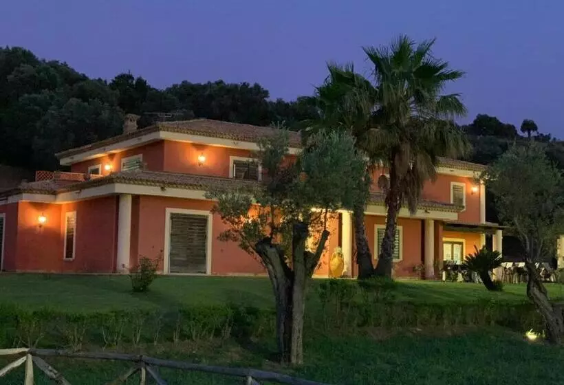 Aamiaismajoitus (B&B) Casale Degli Ulivi