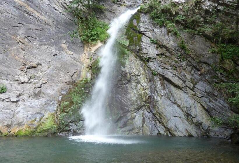 مبيت وإفطار Gingerbread Home