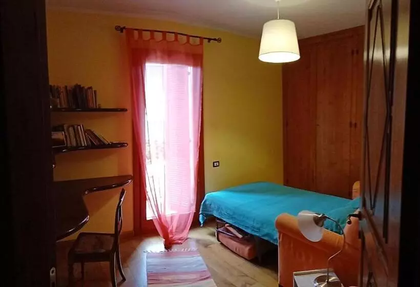 Aamiaismajoitus (B&B) Gingerbread Home