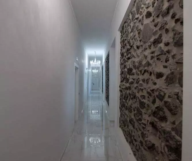 Aamiaismajoitus (B&B) Palazzo Caracciolo Del Sole