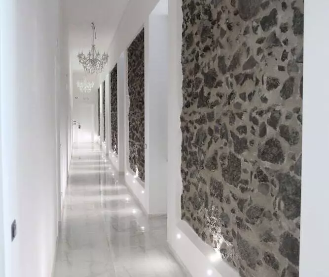 Aamiaismajoitus (B&B) Palazzo Caracciolo Del Sole