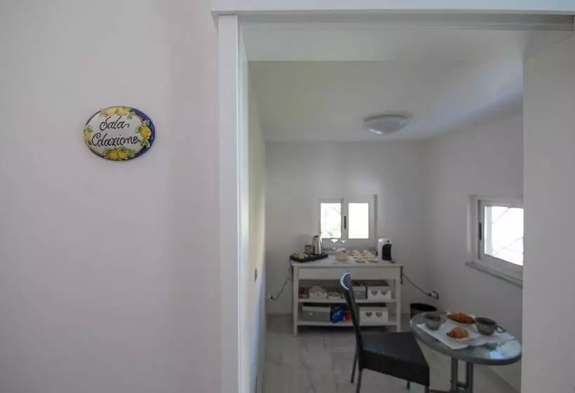 Aamiaismajoitus (B&B) Palazzo Caracciolo Del Sole