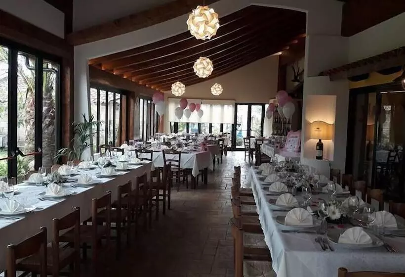 Maaseutuhotelli Agriturismo Manitta