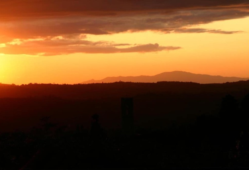 田舎風ホテル Agriturismo Podere La Cava