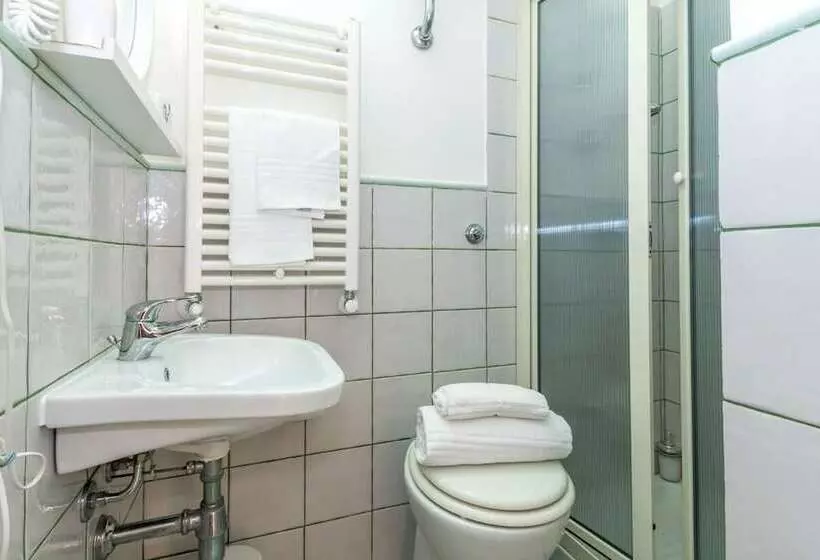 پانسیون Mare Lughente