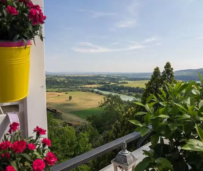 Aamiaismajoitus (B&B) La Valle Del Tevere