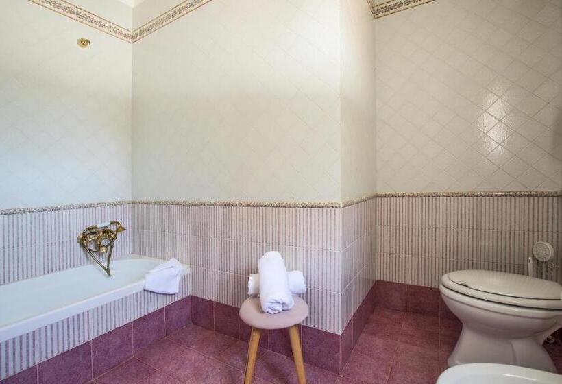 تختخواب و صبحانه Fabula Maison