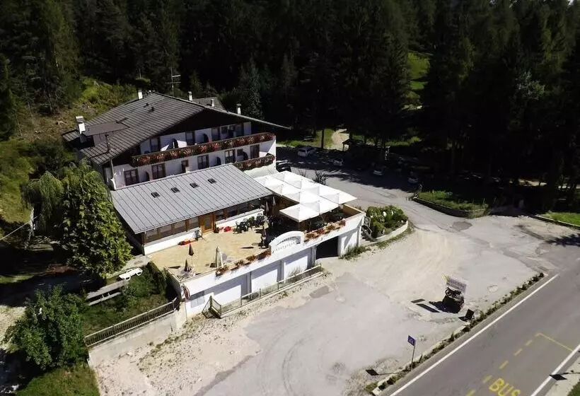 ベッドアンドブレックファースト Laugen Cafe Pizza Bb