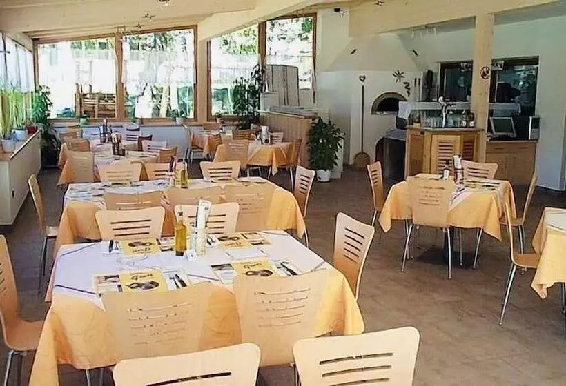 ベッドアンドブレックファースト Laugen Cafe Pizza Bb