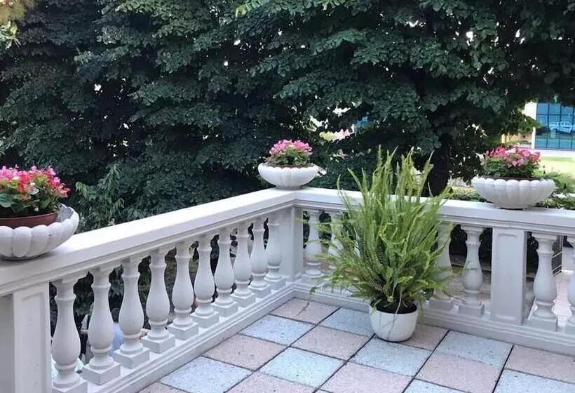 Aamiaismajoitus (B&B) Maison D  Hotes