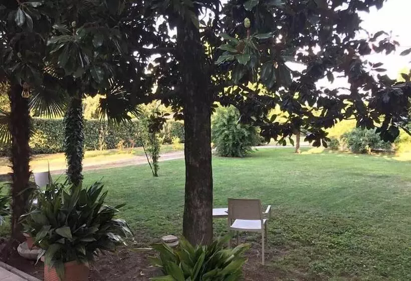 Aamiaismajoitus (B&B) Maison D  Hotes