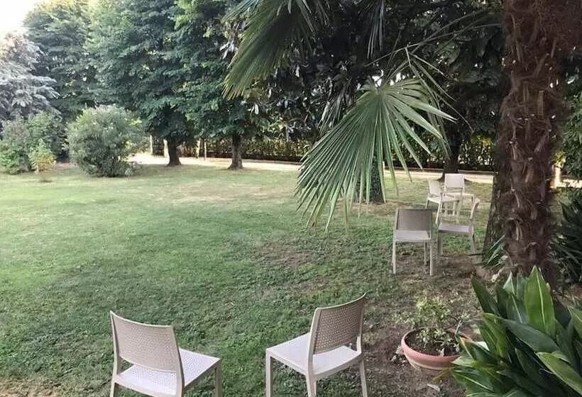 Aamiaismajoitus (B&B) Maison D  Hotes