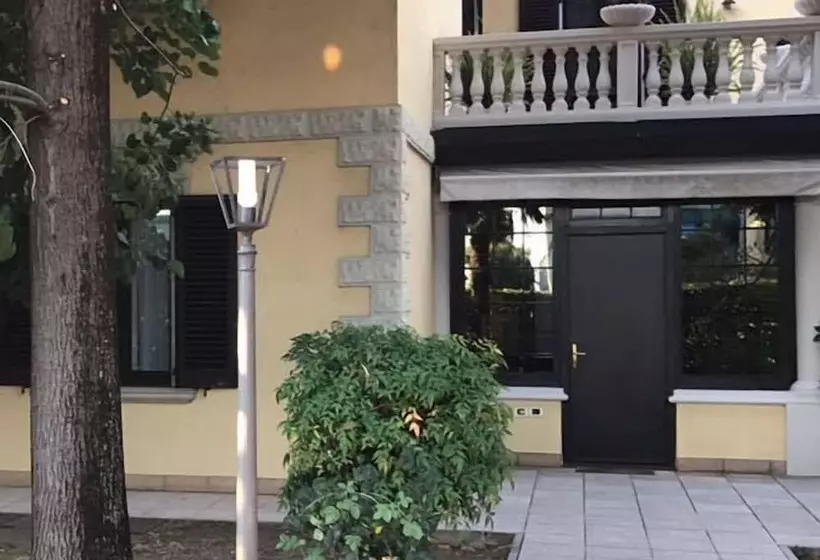 Aamiaismajoitus (B&B) Maison D  Hotes