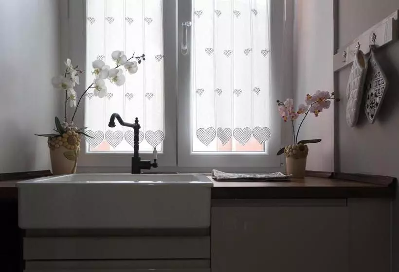 تختخواب و صبحانه Torino1.9