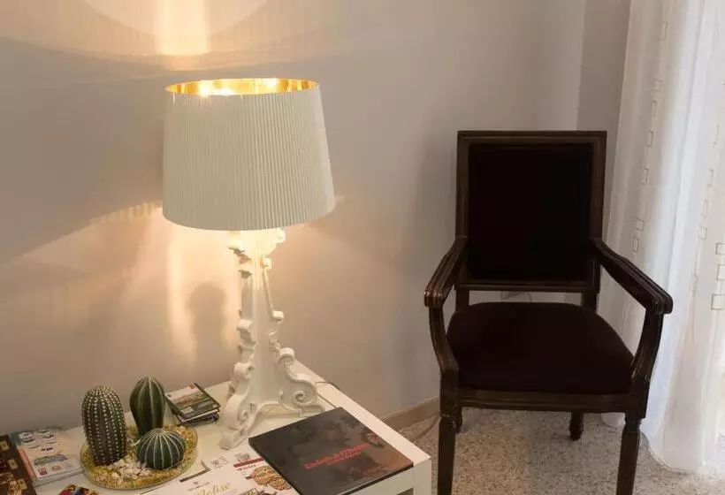 تختخواب و صبحانه Torino1.9