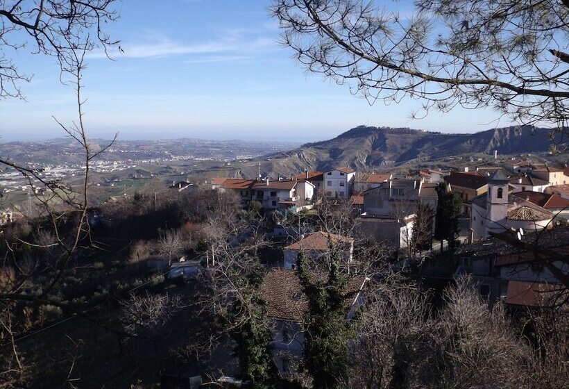 مسافرخانه Podio