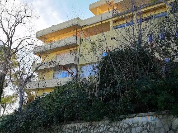 مسافرخانه Podio