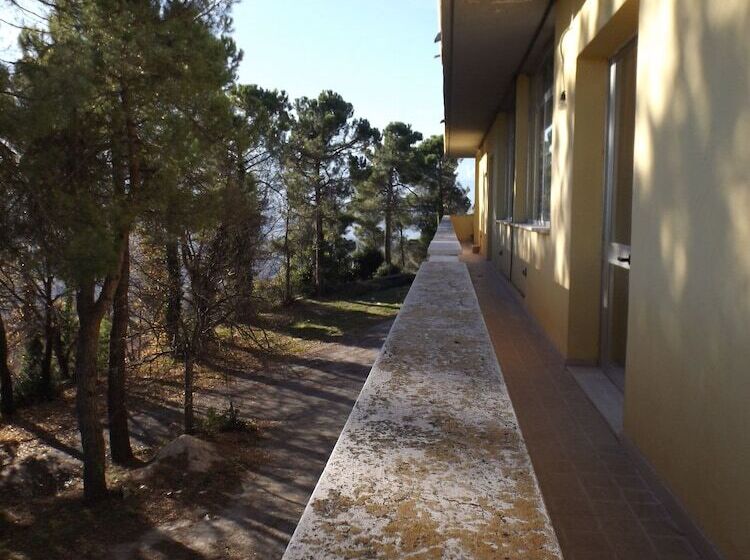 مسافرخانه Podio