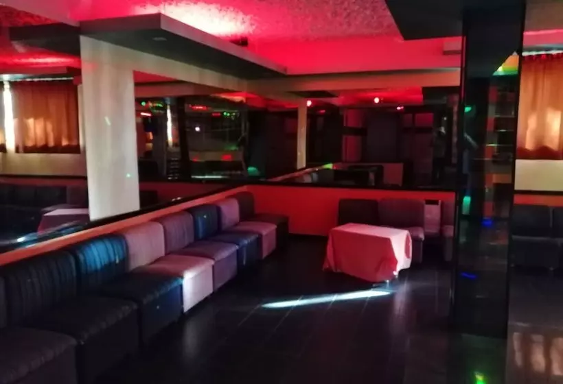 مسافرخانه Podio