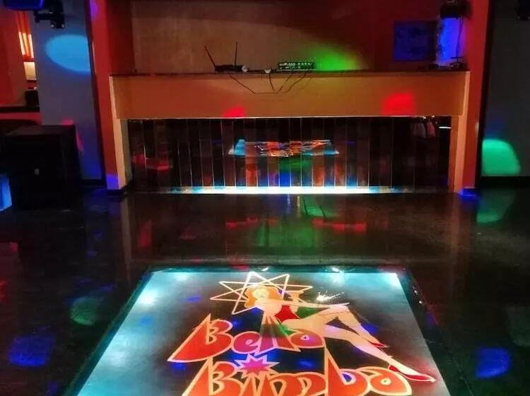 مسافرخانه Podio