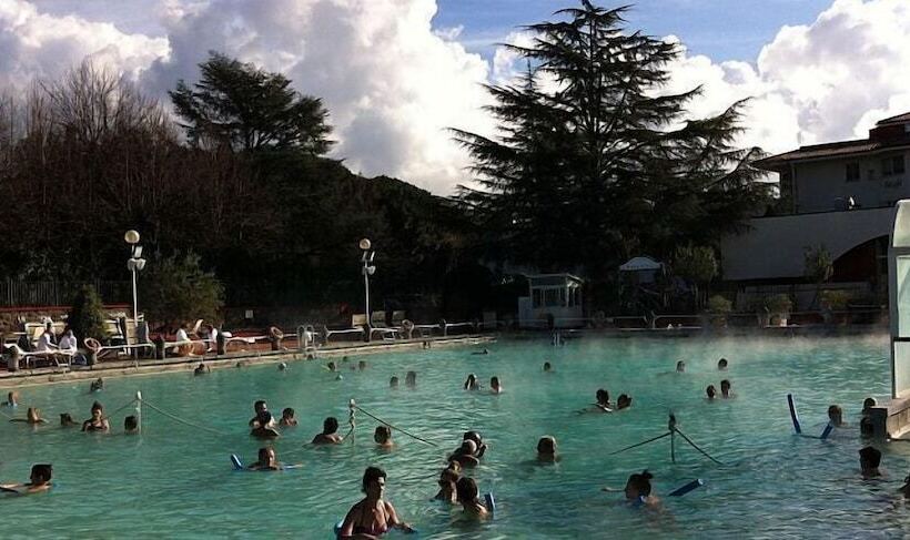 فندق Camping Amalasunta