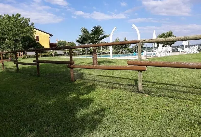 Maaseutuhotelli Agriturismo Trebis