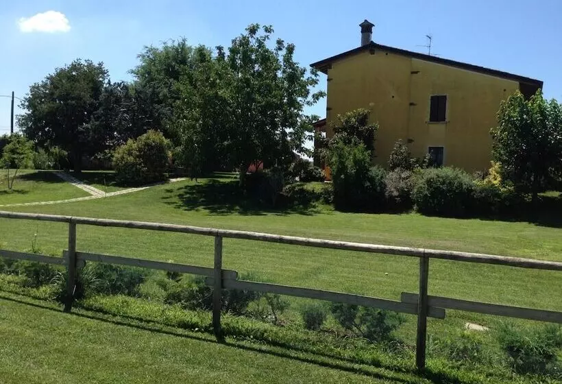 Maaseutuhotelli Agriturismo Trebis