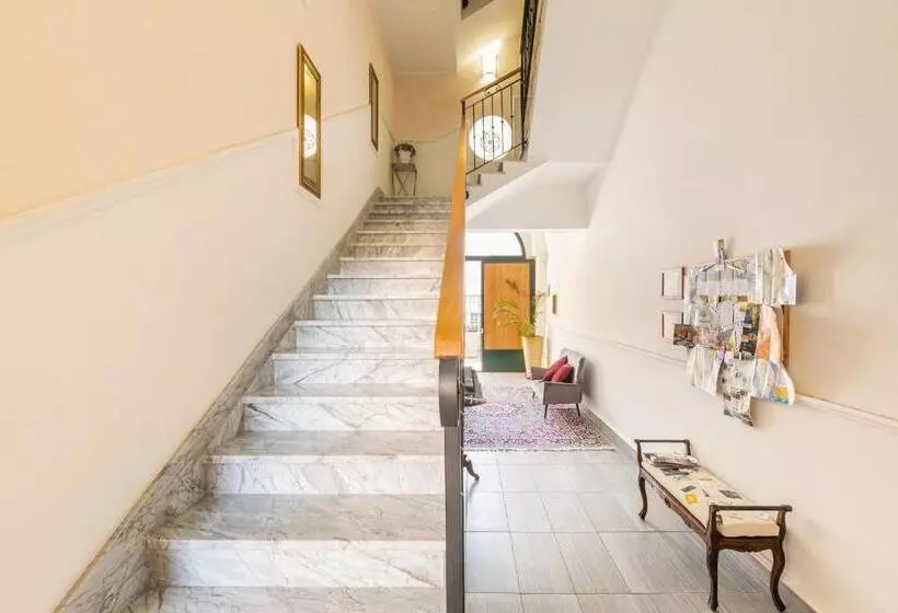 تختخواب و صبحانه Dimora Le Tre Muse Guesthouse