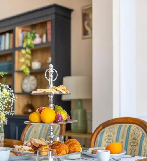 تختخواب و صبحانه Dimora Le Tre Muse Guesthouse