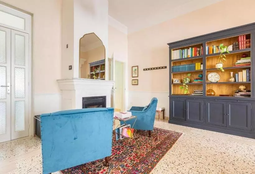 تختخواب و صبحانه Dimora Le Tre Muse Guesthouse