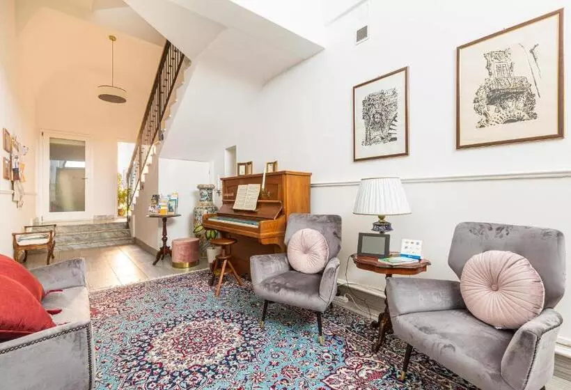 تختخواب و صبحانه Dimora Le Tre Muse Guesthouse