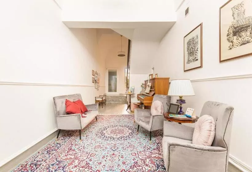 تختخواب و صبحانه Dimora Le Tre Muse Guesthouse