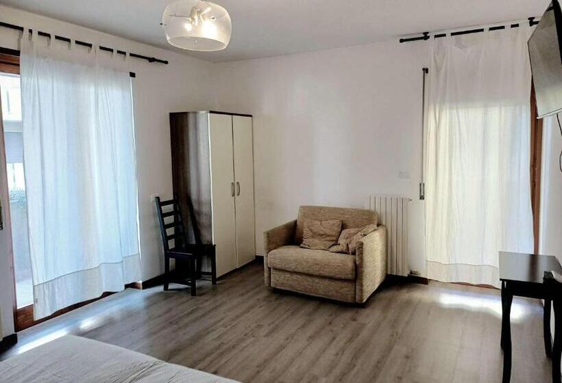 تختخواب و صبحانه Nottetempo Verona