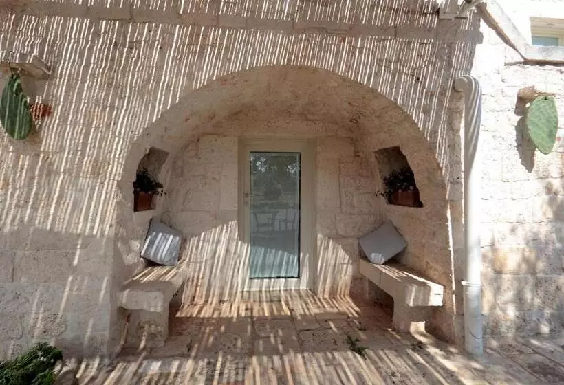 تختخواب و صبحانه Pietra Pesara