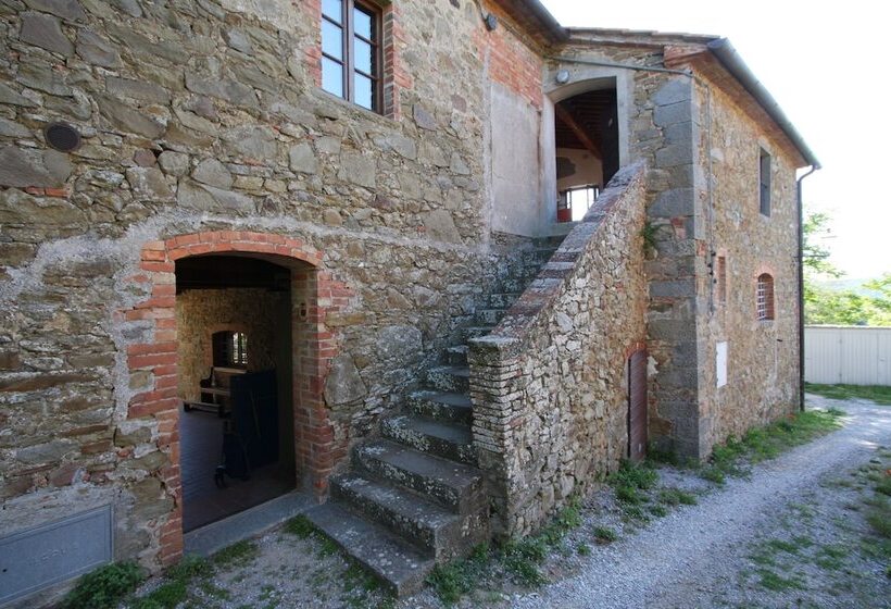 هتل روستایی Borgo Rapale