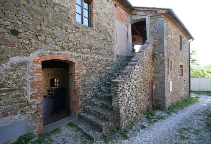 هتل روستایی Borgo Rapale