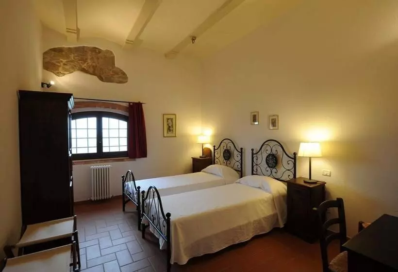 هتل روستایی Borgo Rapale