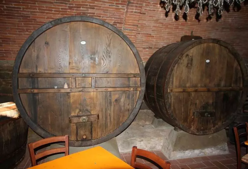 هتل روستایی Borgo Rapale