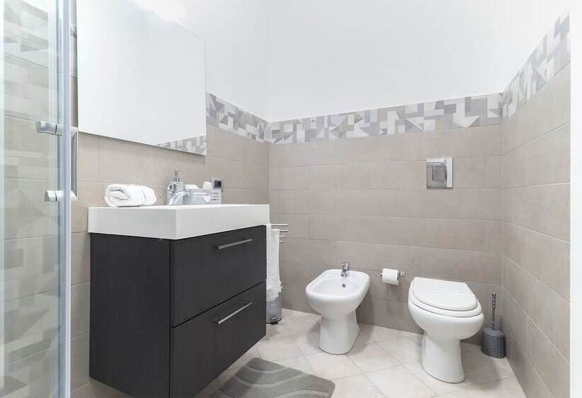 King Arthur's Houses