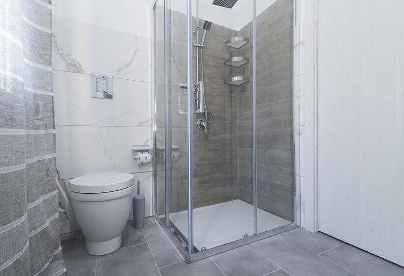 King Arthur's Houses