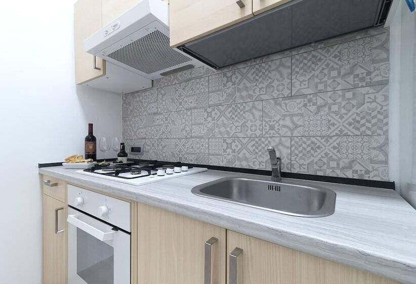 King Arthur's Houses