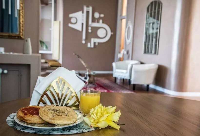 Tatiana Luxury Villa & B&b
