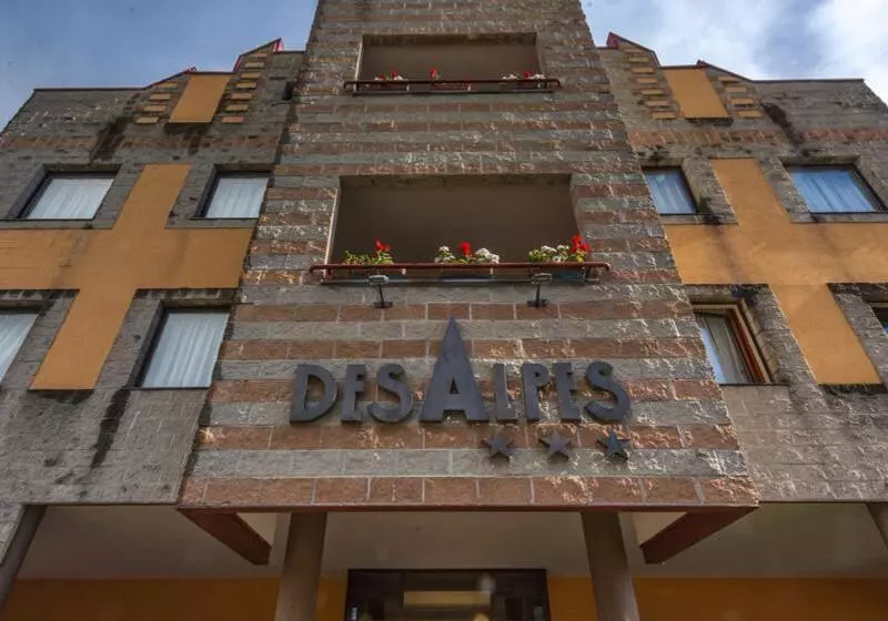 ホテル Des Alpes